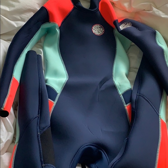 Ripcurl women’s wetsuit size 6 - Picture 1 of 5